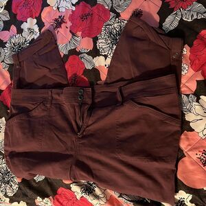 Torrid cropped pants size 26